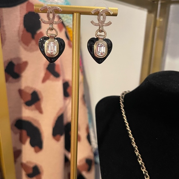 ✨🖤Gorgeous Chanel Set🖤✨ - Picture 5 of 5